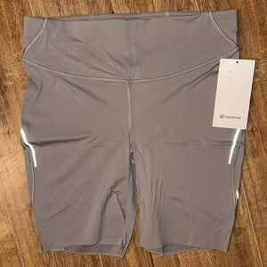 Lululemon Base Pace HR 8 inch Reflective Shorts